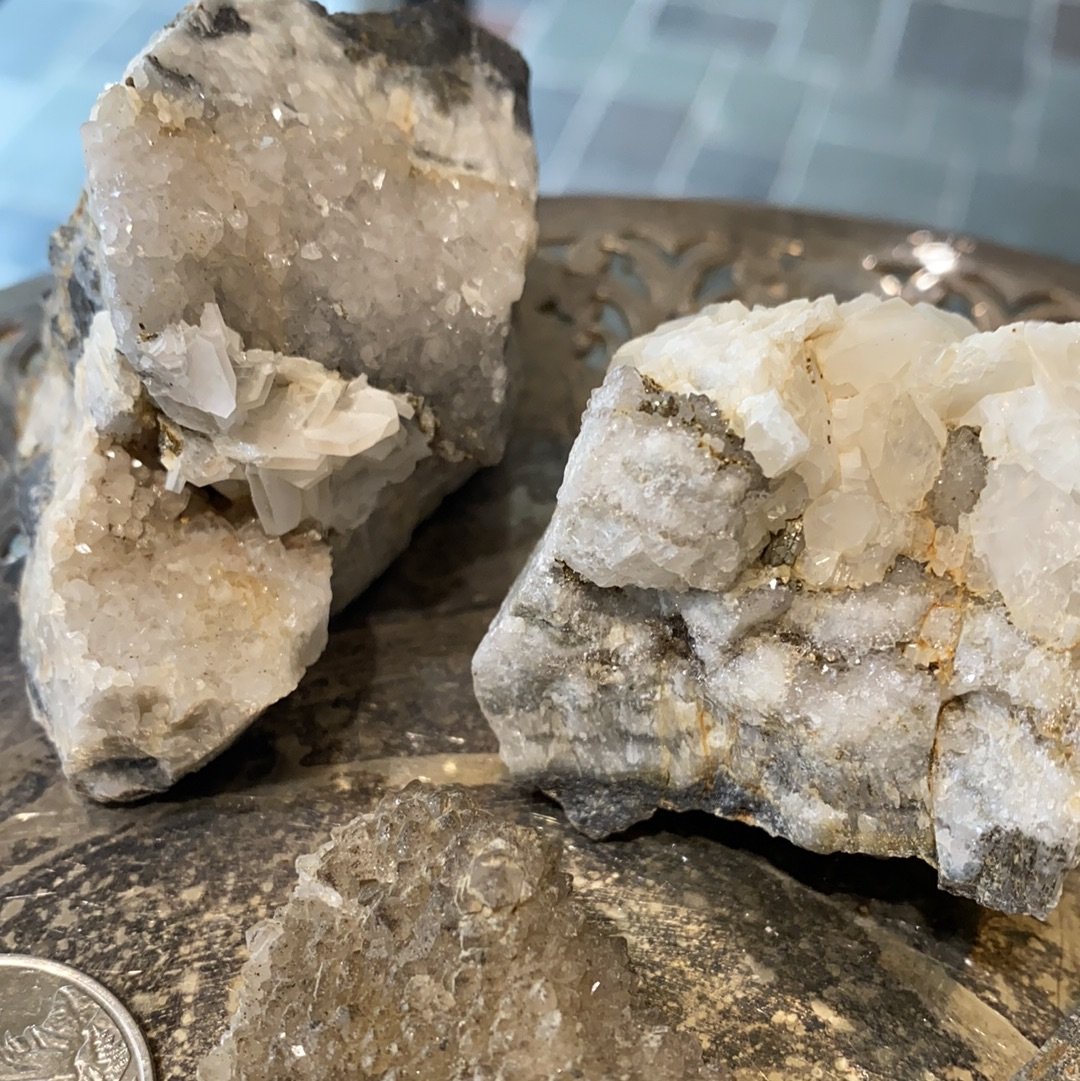 Hexagonal Calcite on Quartz