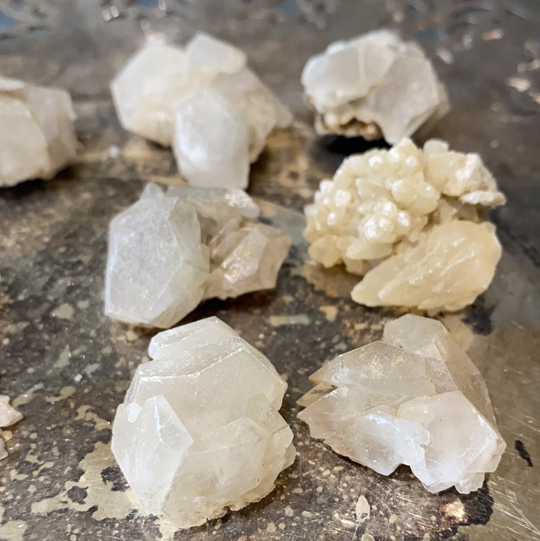 Hexagonal Calcite on Quartz