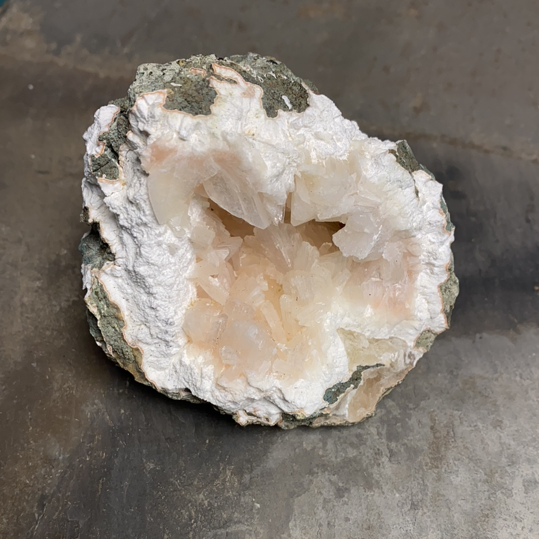 Pink Heulandite on Mordanite cave