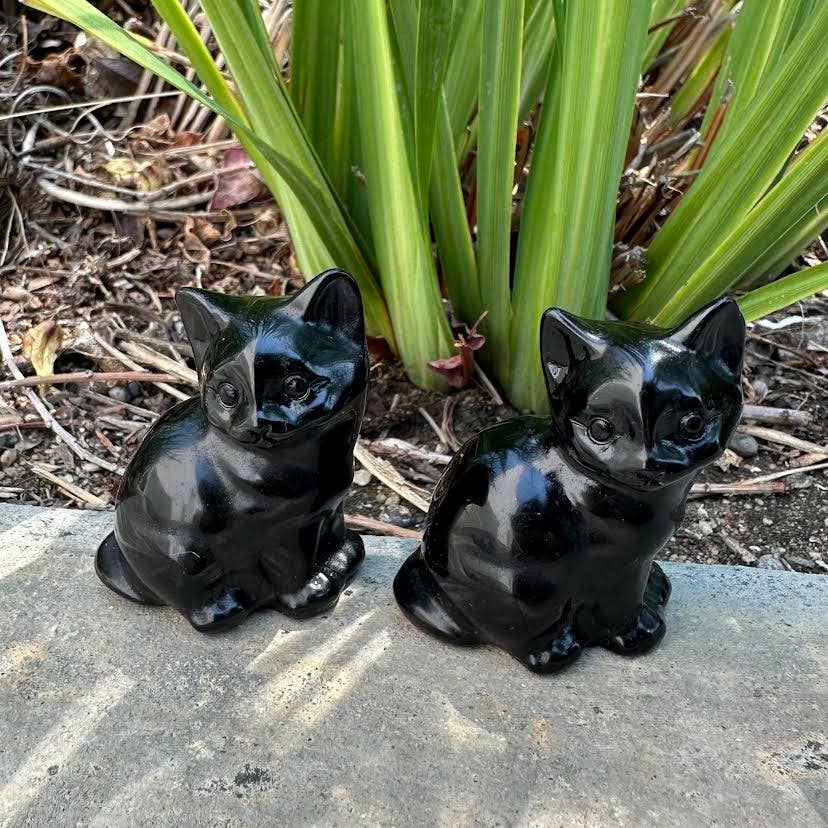 Sitting Obsidian Cat